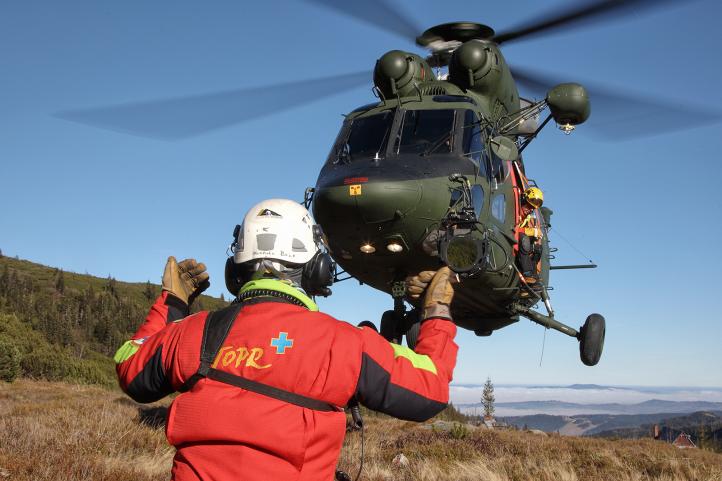 Dyżur ratowniczy załogi śmigłowca W-3 WA SAR w Tatrach (fot. Bartosz Bera)3