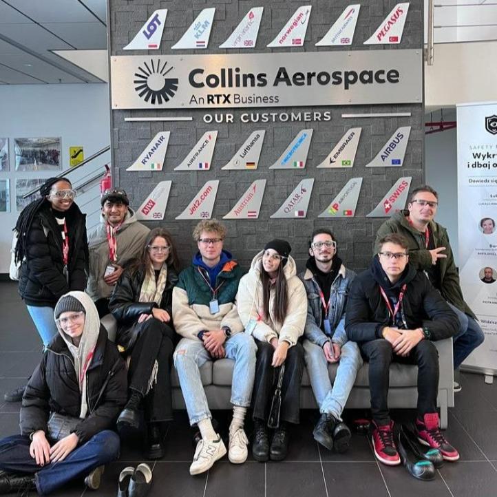 Kurs Aviation Management na CUW pozwala studentom rozwijać umiejętności, które są niezwykle potrzebne w branży lotniczej (fot. Coventry University Wrocław)