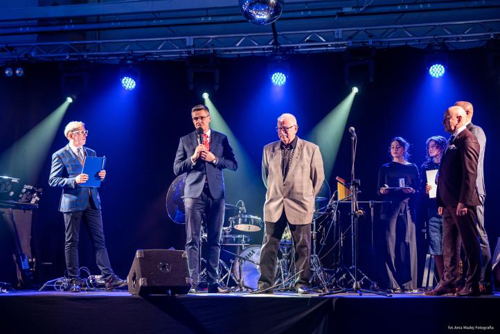 Leszek Drygasiewicz i Sebastian Ciemnoczołowski na zakończeniu sezonu AZL (fot. Ania Madej Fotografia) Leszek Drygasiewicz i Sebastian Ciemnoczołowski na zakończeniu sezonu AZL (fot. Ania Madej Fotografia)