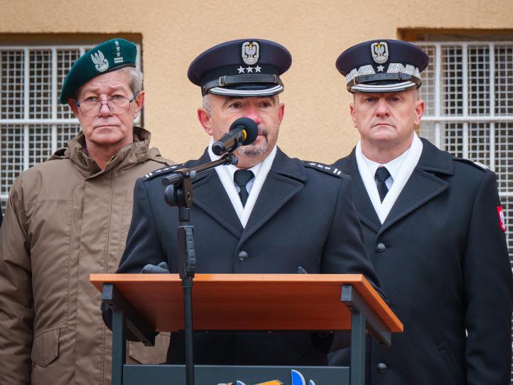 Płk pil. Adam Kalinowski, Dowódca 23 Bazy Lotnictwa Taktycznego - przemówienie (fot. 23 Baza Lotnictwa Taktycznego)