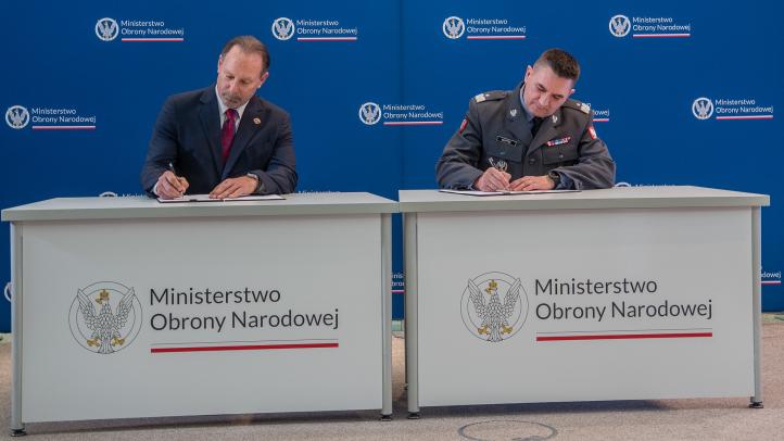 Podpisanie umowy na amerykańskie drony MQ-9B SkyGuardian dla Wojska Polskiego (fot. Maciej Nędzyński, CO MON)