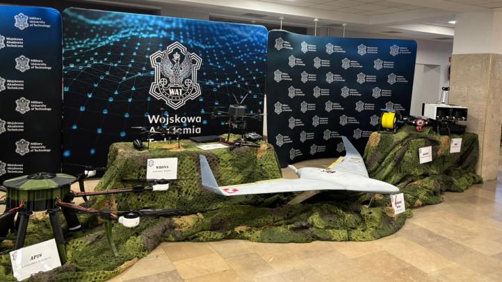 Projekty nagrodzone w IV edycji konkursu MON na bezzałogowce (fot. Piotr Konieczny)2