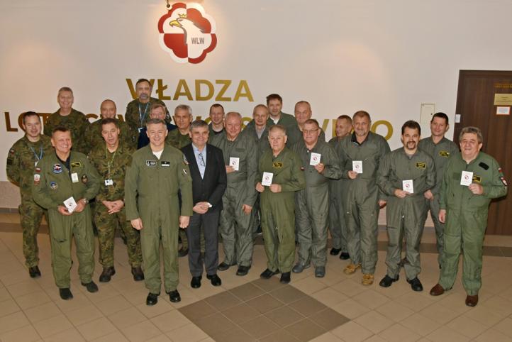 Wręczono pierwsze w Polsce licencje EMAR 66 (fot. Władza Lotnictwa Wojskowego)