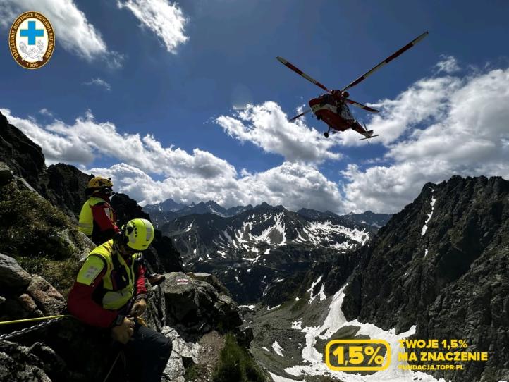 Akcja z udziałem śmigłowca TOPR (fot. A Górka)