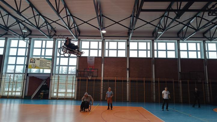 Zajęcia paralotniowe Fundacji Podaj Dalej (fot. Fundacja Podaj Dalej)3