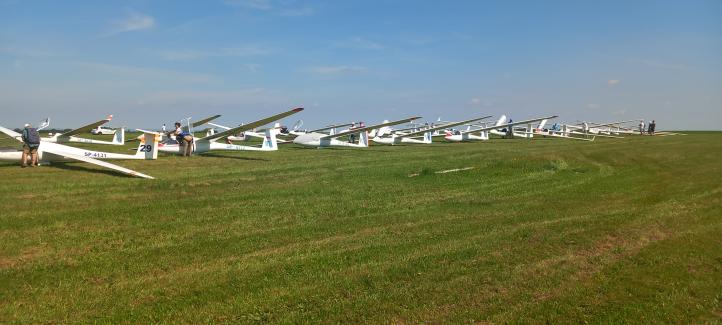 Letni obóz szybowcowy LOTEK Jesenik (fot. Karkonoskie Stowarzyszenie Szybowcowe)2