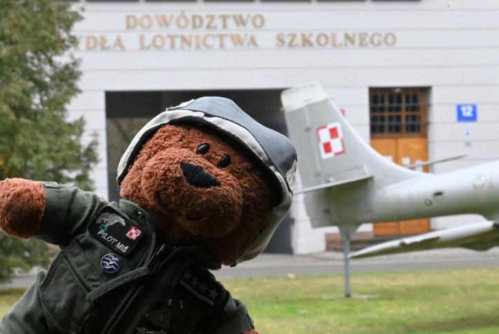 Praktyczne szkolenie lotnicze Pilota Misia w 4SLSz (fot. Urszula Krzemińska)5