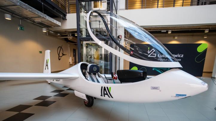 Szybowiec akrobacyjny I-45 JAY w Łukasiewicz – Instytucie Lotnictwa (fot. Daniel Puciłowski)