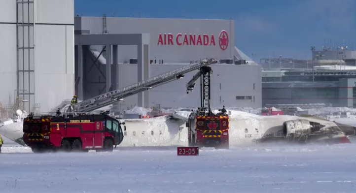 Wypadek samolotu Delta Airlines w Toronto, fot. reuters