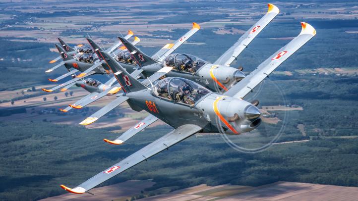 Zespół Akrobacyjny 'Orlik' (fot. Agencja Mienia Wojskowego)