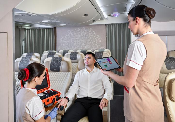 Emirates i Parsys opracowały nowatorską mobilną stację medyczną dla pasażerów (fot. Emirates)2