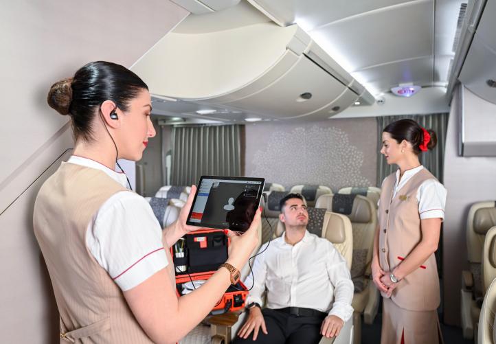 Emirates i Parsys opracowały nowatorską mobilną stację medyczną dla pasażerów (fot. Emirates)3