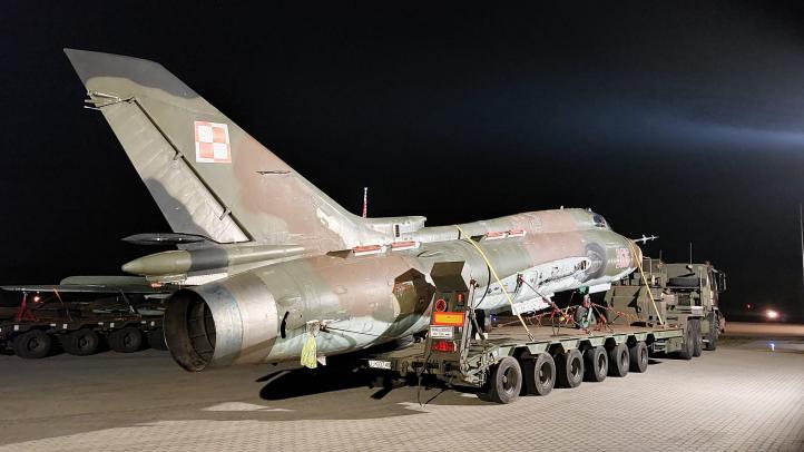SU-22M4 'Fitter' - transport (fot. Politechnika Poznańska)