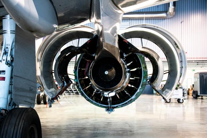 Silnik Embraera E195-E2 podczas przeglądu w LOTAMS (fot. LOTAMS)