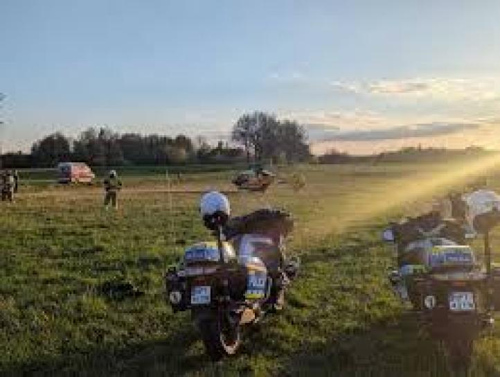 Miejsce wypadku paralotniarza w gminie Małdyty (fot. KPP w Ostródzie) Miejsce wypadku paralotniarza w gminie Małdyty (fot. KPP w Ostródzie)