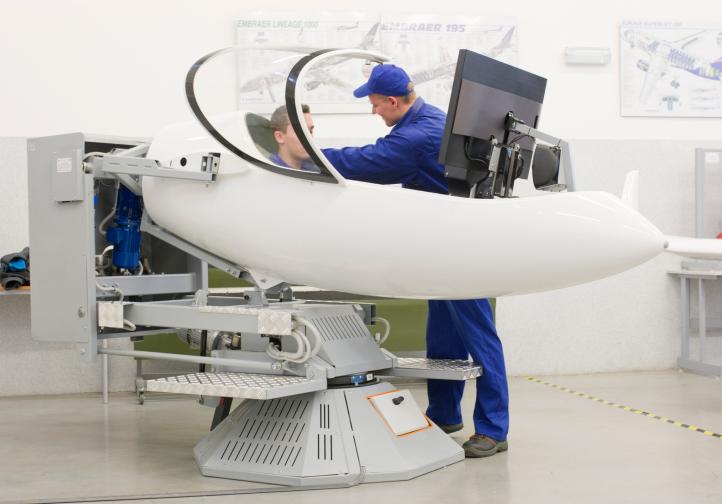 Symulator szybowca - praktyki (fot. ZSM w Krośnie)