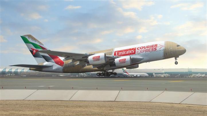 A380 w malowaniu Emirates Courier Express (fot. Emirates)2