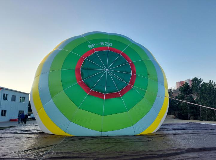 Nowy balon Aeroklubu Ziemi Lubuskiej na Placu Bohaterów w Zielonej Górze (fot. Ladislav Zápařka)4