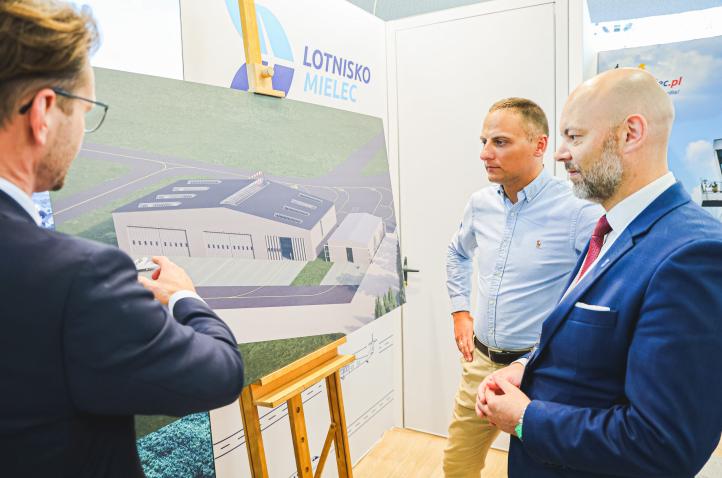 Prezentacja nowego hangaru spółki Lotnisko Mielec (fot. Lotnisko Mielec)