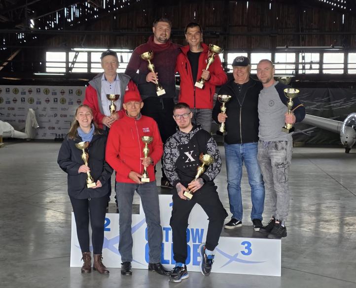 Zawody Mikrolotowe w Michałkowie - zwycięzcy (fot. Aeroklub Ostrowski)