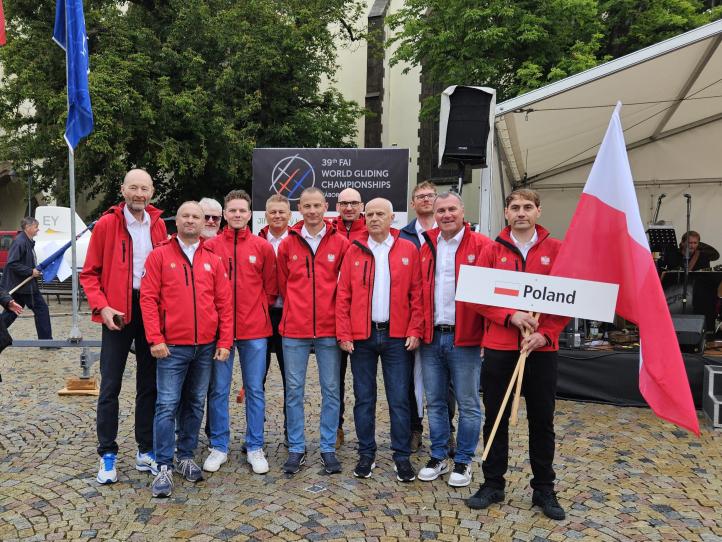 39. Szybowcowe Mistrzostwa Świata w czeskim Taborze - polska drużyna (fot. Jacek Dankowski)
