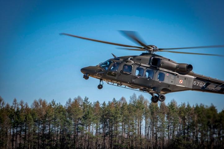 AW149 nad ziemią (fot. 25 Brygada Kawalerii Powietrznej)