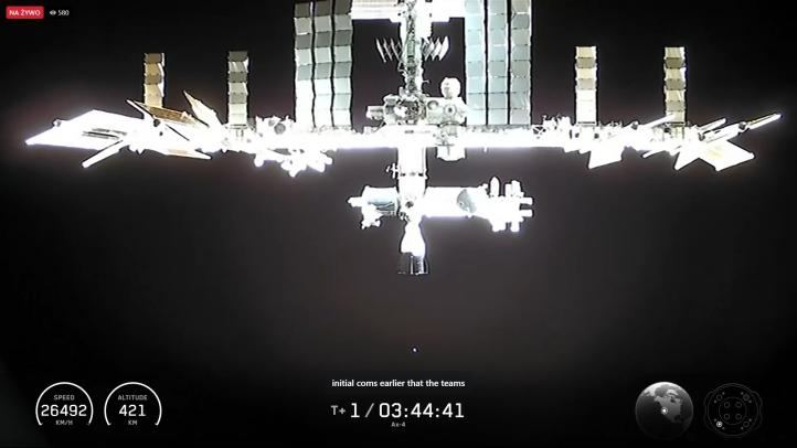 Międzynarodowa Stacja Kosmiczna widziana z kapsuły Dragon (fot. Axiom Space)