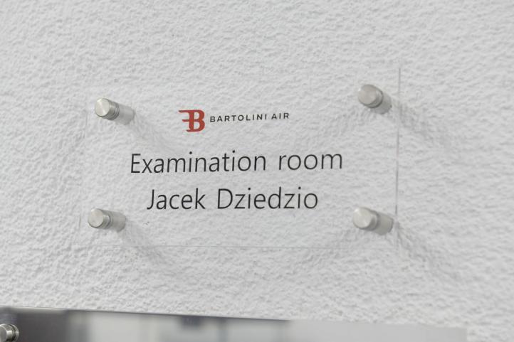 Odsłonięcie tablicy pamiątkowej ku czci pilota i instruktora samolotowego Jacka Dziedzio (fot. Bartolini Air)4 Odsłonięcie tablicy pamiątkowej ku czci pilota i instruktora samolotowego Jacka Dziedzio (fot. Bartolini Air)4