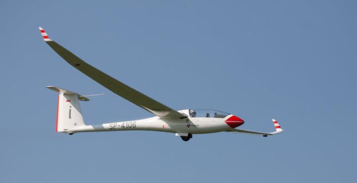 Szybowiec w locie (fot. Łukasz Błaszczyk, Facebook)