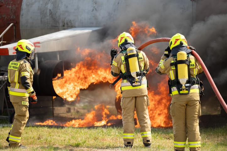 Ćwiczenia służb ratowniczych na lotnisku Rzeszów-Jasionka (fot. Łukasz Ożóg)2