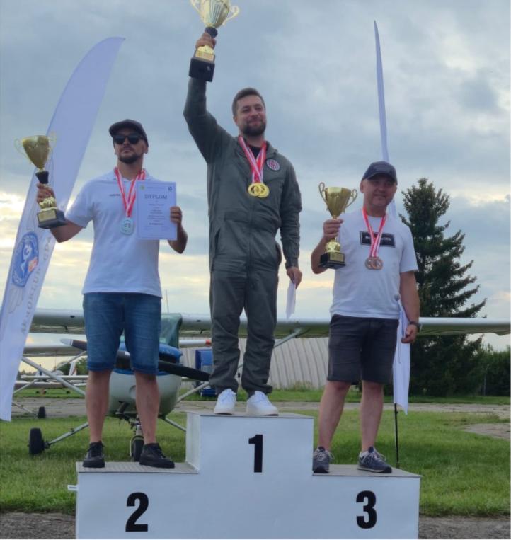 59. Mistrzostwa Polski w Akrobacji Samolotowej w Pruszczu Gdańskim - podium klasie Intermediate (fot. Aeroklub Gdański)