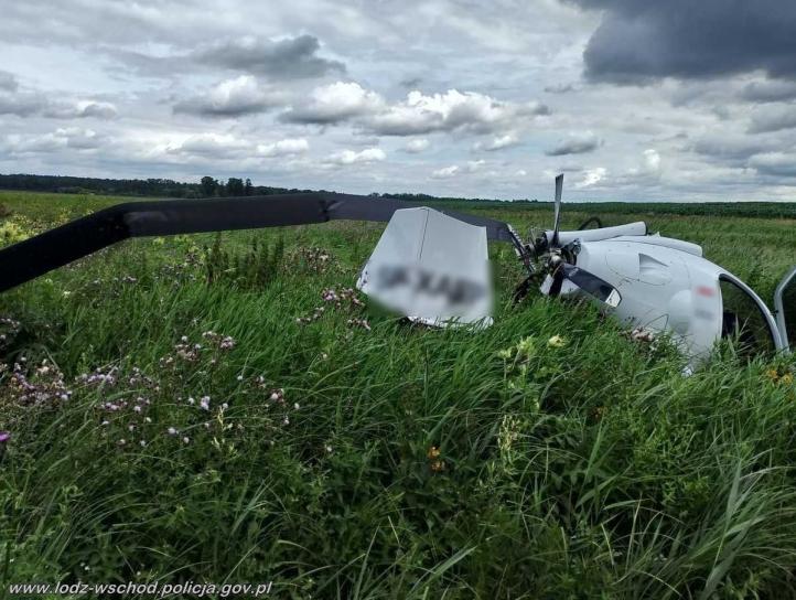 Miejsce wypadku wiatrakowca Aviation Artur Trendak Taifun w Żerominie (fot. KPP Łódź Wschód)2 Miejsce wypadku wiatrakowca Aviation Artur Trendak Taifun w Żerominie (fot. KPP Łódź Wschód)2