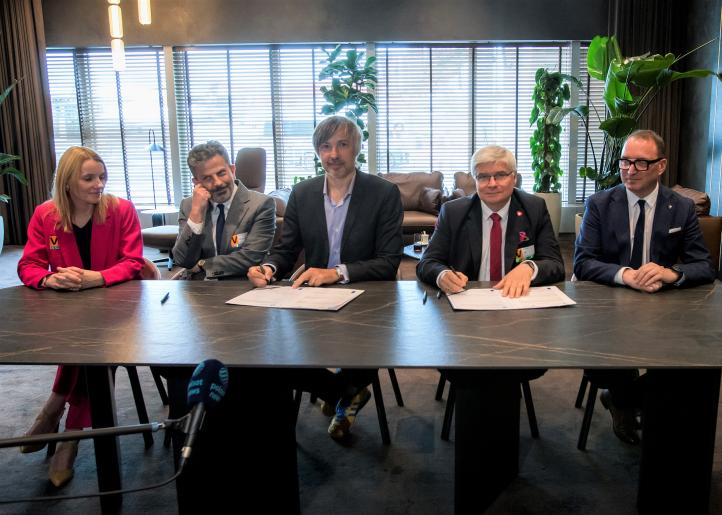 PPL i IOŚ mają współpracować by ograniczyć negatywny wpływ transportu lotniczego na środowisko (fot. Dariusz Kłosiński, PPL)2