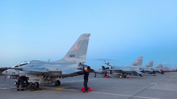 Samoloty FA-50 na lotnisku (fot. 23 Baza Lotnictwa Taktycznego)