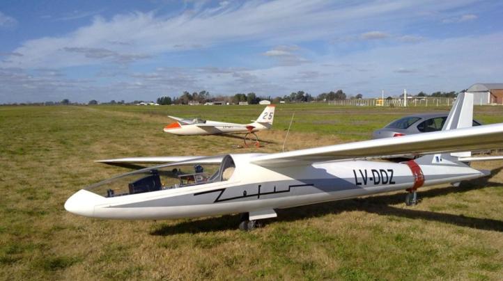 Szybowiec SZD-19 ZEFIR (fot. Bartłomiej Kot)2 Szybowiec SZD-19 ZEFIR (fot. Bartłomiej Kot)2