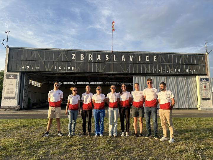 13 Szybowcowe Mistrzostwa Świata Kobiet w Czechach - polska reprezentacja (fot. Kinga Tchorz, Facebook) 13 Szybowcowe Mistrzostwa Świata Kobiet w Czechach - polska reprezentacja (fot. Kinga Tchorz, Facebook)