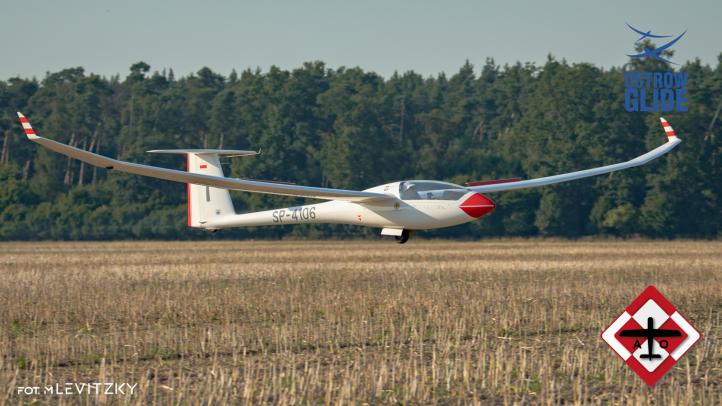 53. Szybowcowe Mistrzostwa Polski Juniorów w Michałkowie - dolot szybowca (fot. M. Levitzky)