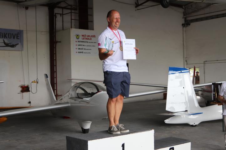 Mistrzostwa Polski w akrobacji szybowcowej - podium w klasie Unlimited (fot. Aeroklub Jindřichův Hradec, Facebook)