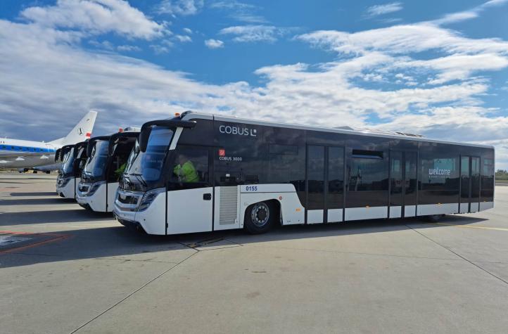 Nowe autobusy na Lotnisku Chopina (fot. WELCOME Airport Services)