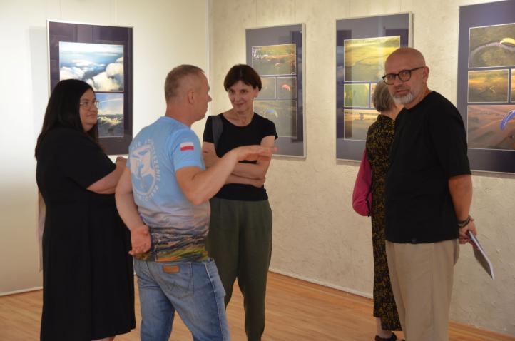 Wernisaż wystawy 'Piękna nasza Polska cała' (fot. Powiatowy Instytut Kultury)2