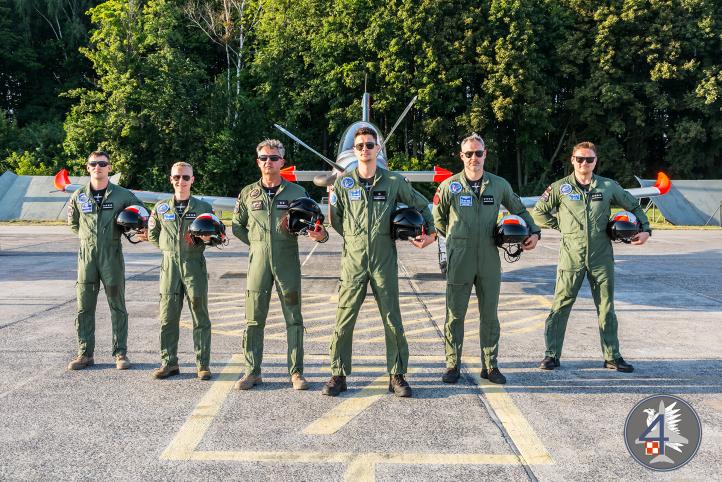 Zespół Akrobacyjny 'Orlik' - piloci (fot. Mateusz Chodelski)