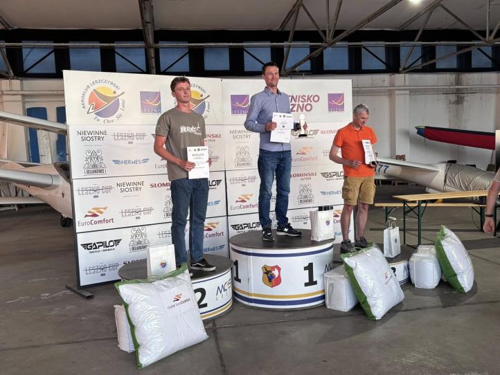 Zwycięzcy Ogólnopolskich Zawodów Szybowcowych Leszno Cup 2025, fot. Glide&amp;Race Leszno