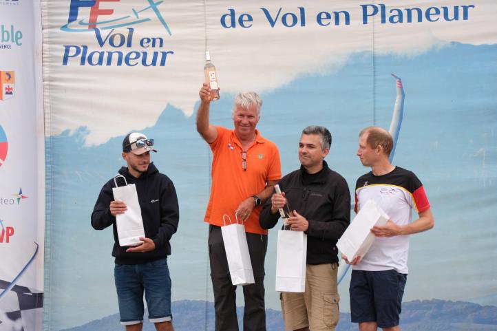 Zwycięzcy piątego wyścigu FAI Sailplane Grand Prix, fot. FAI Sailplane Grand Prix