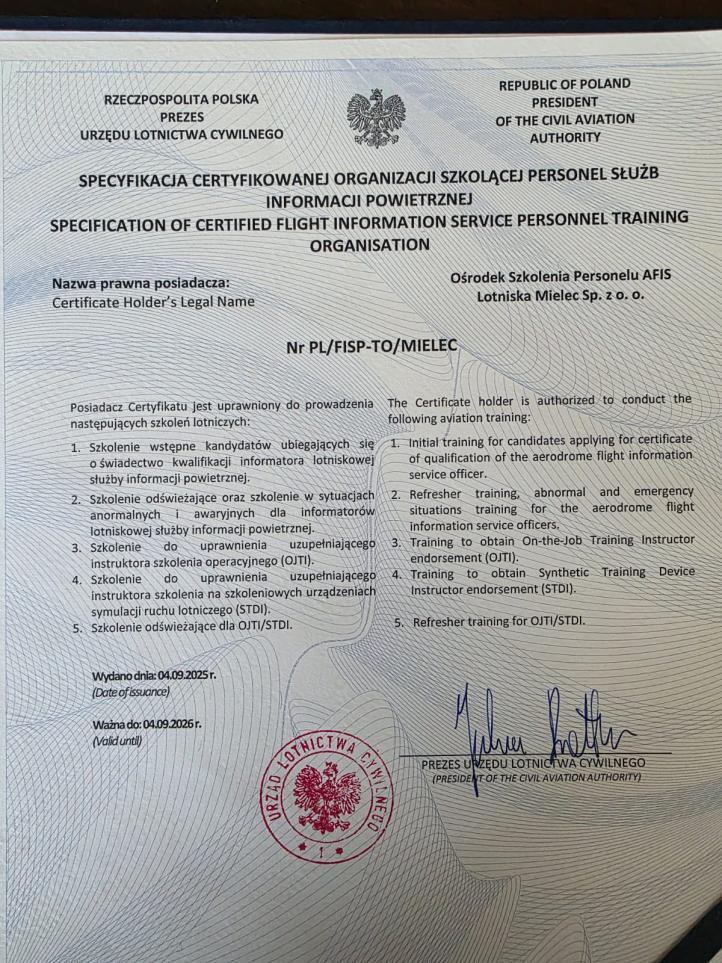 Certyfikat dla Lotniska Mielec do prowadzenia specjalistycznych szkoleń dla personelu Służb Informacji Powietrznej (AFIS) (fot. Lotnisko Mielec)