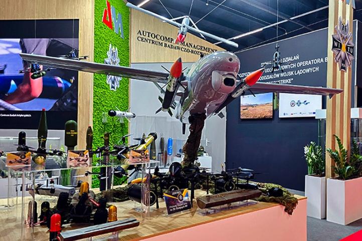 Drony typu kamikadze Wojskowego Instytutu Technicznego Uzbrojenia na MSPO (fot. B. Kozera)