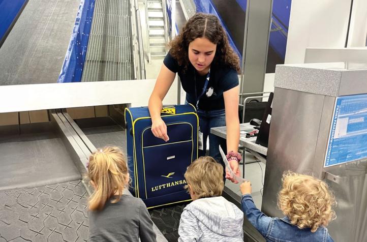 Edukacja lotnicza dzieci (fot. Centrum Edukacji Lotniczej Kraków Airport)