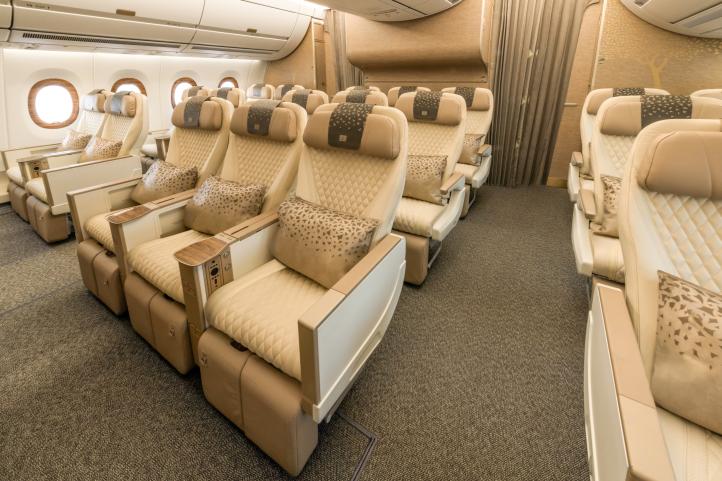 Fotele klasy Premium Economy w samolocie A350 linii Emirates (fot. Emirates)