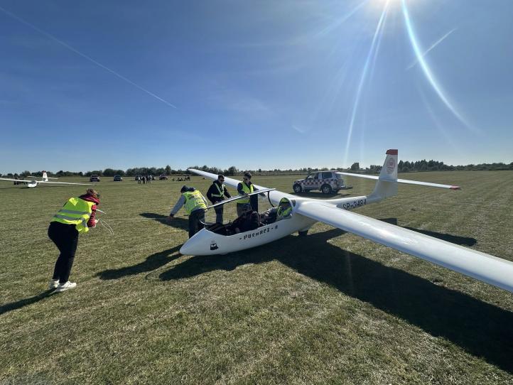 IV zawody na celność lądowania, połączone z rajdem nawigacyjnym im. Maćka Jaśkiewicza (fot. Aeroklub Ziemi Piotrkowskiej)2