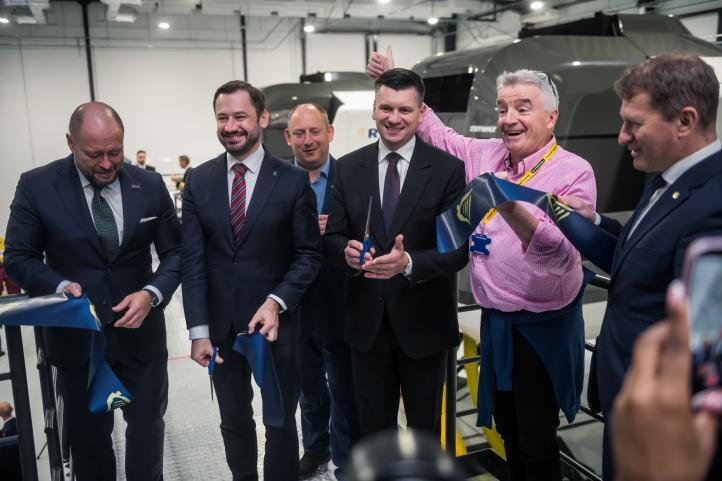 Ryanair otwiera Centrum Szkoleniowe Załóg Lotniczych B737 'Gamechanger' w Krakowie (fot. Ryanair)2