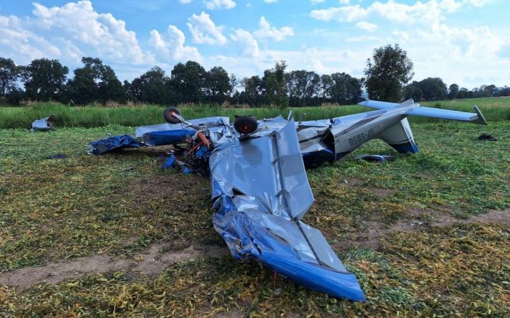 Samolot Bristell po zderzeniu z ziemią (fot. PKBWL)